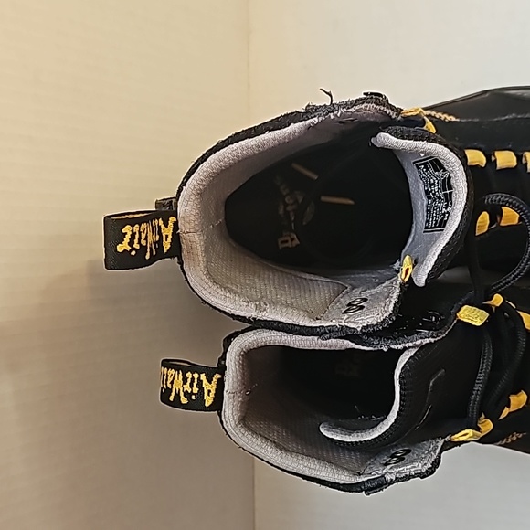 Doc Martens men's size 6 ladies size 7 - Picture 9 of 9